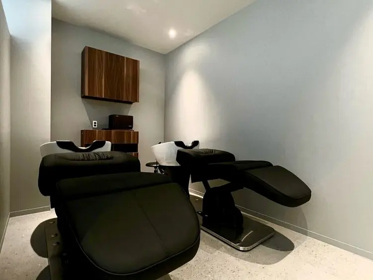 Men's salon Zina天神の内観・外観3