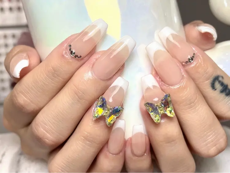 NAIL MONSTERの内観・外観1