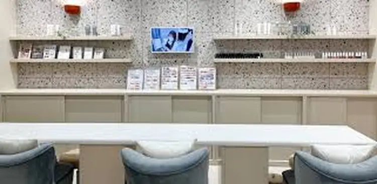 ネイルクイック　オー・プティボヌール　ルミネ池袋店の内観・外観1