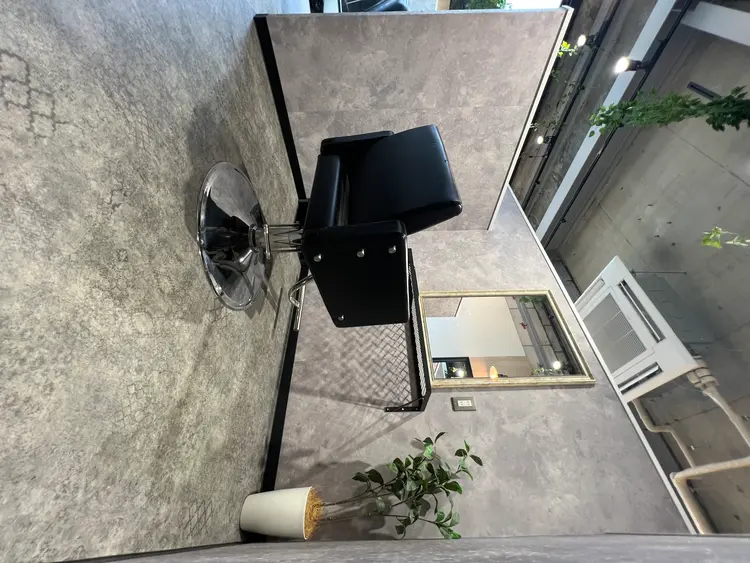 メンズ美容室　AnOtherHAIRSALONの内観・外観1