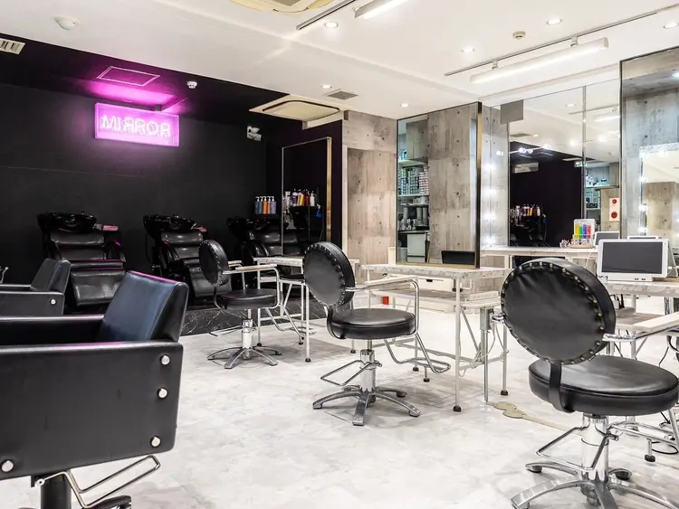 ONE's MIRROR 原宿店の内観・外観1