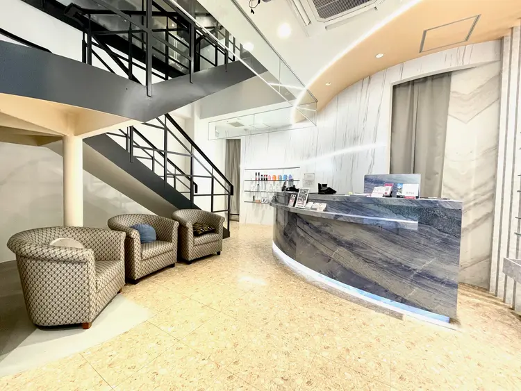 HAIR & MAKE EARTH 千葉店の内観・外観2