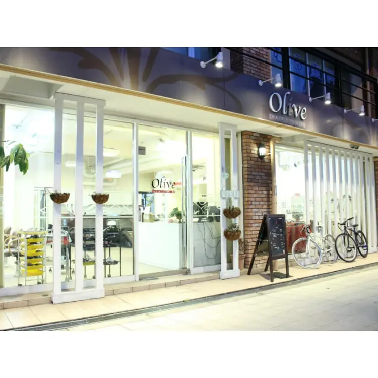 ヘアスタジオ　オリーブ　ドーム前店の内観・外観1