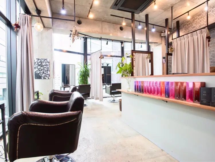 youres hair 髪質改善&ヘッドスパ恵比寿本店の内観・外観1
