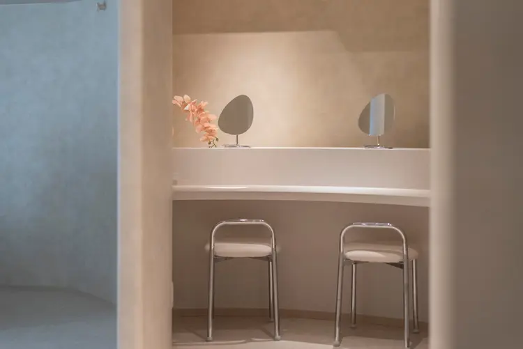 IRIS.博多店の内観・外観3