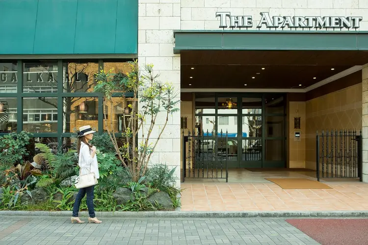 BULLION nail&eye 本店の内観・外観1