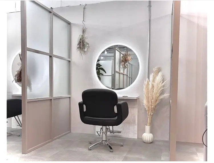 ALLENhair                  梅田店の内観・外観2
