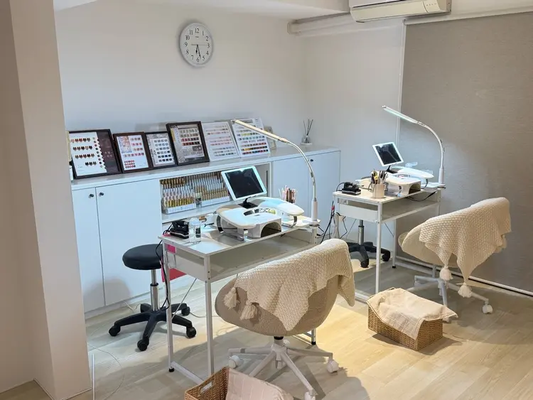 Lucky NAILSALONの内観・外観2