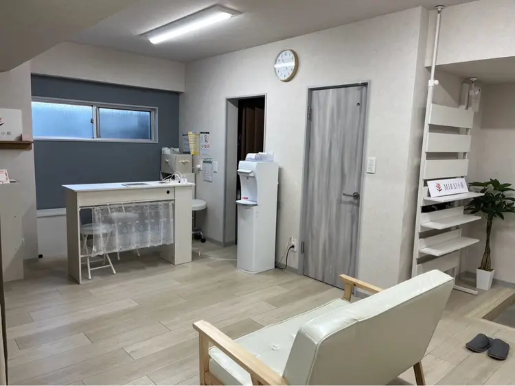 MIRAI小顔  広島駅前店の内観・外観2