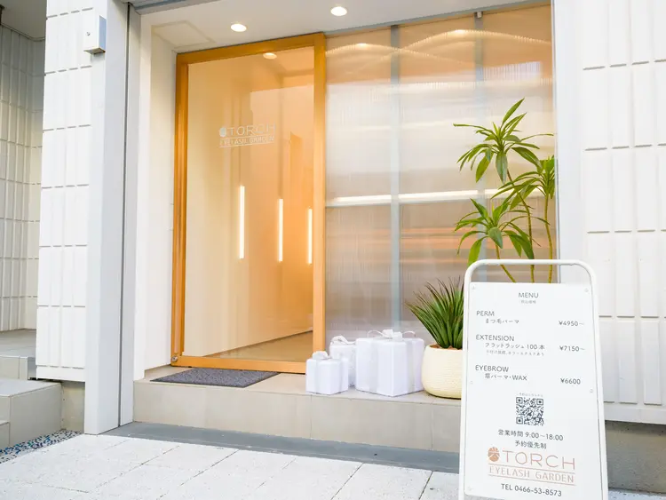 TORCH EYELASH GARDEN 鵠沼海岸店の内観・外観1