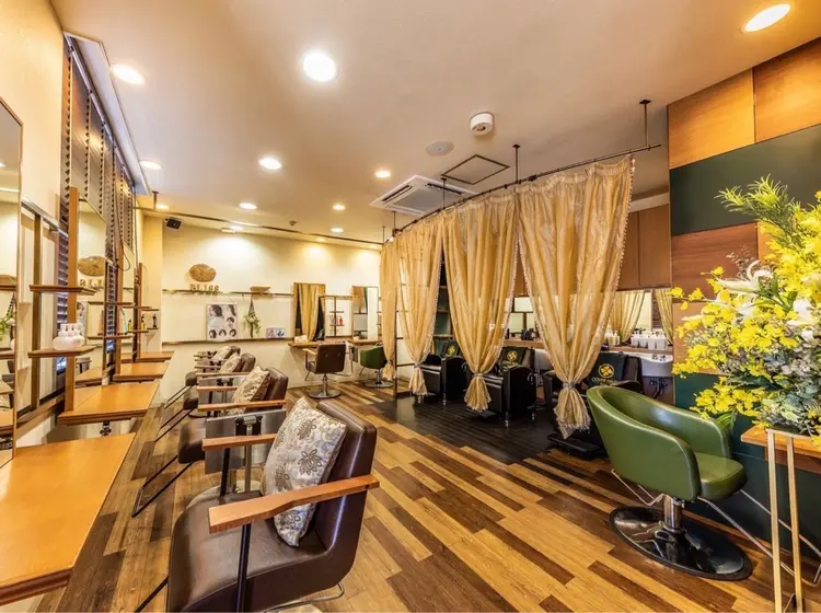 coverhairbliss戸田公園西口店の内観・外観2