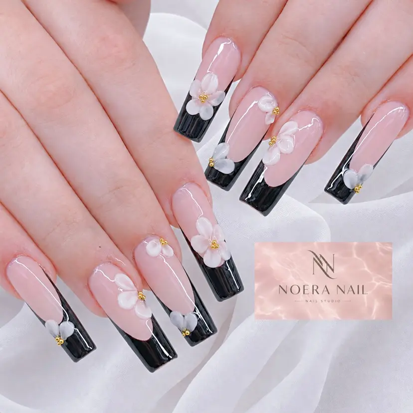 NOERA NAIL チップ長さ出し大塚店の掲載