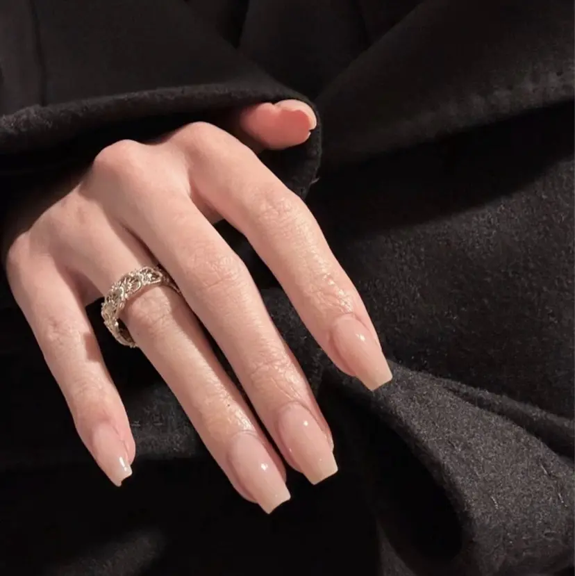 Dione Nail ヒナの掲載