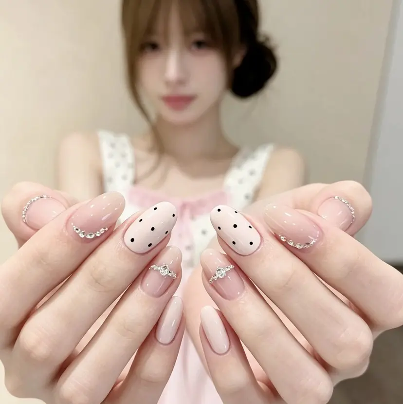モモ ネイルの掲載