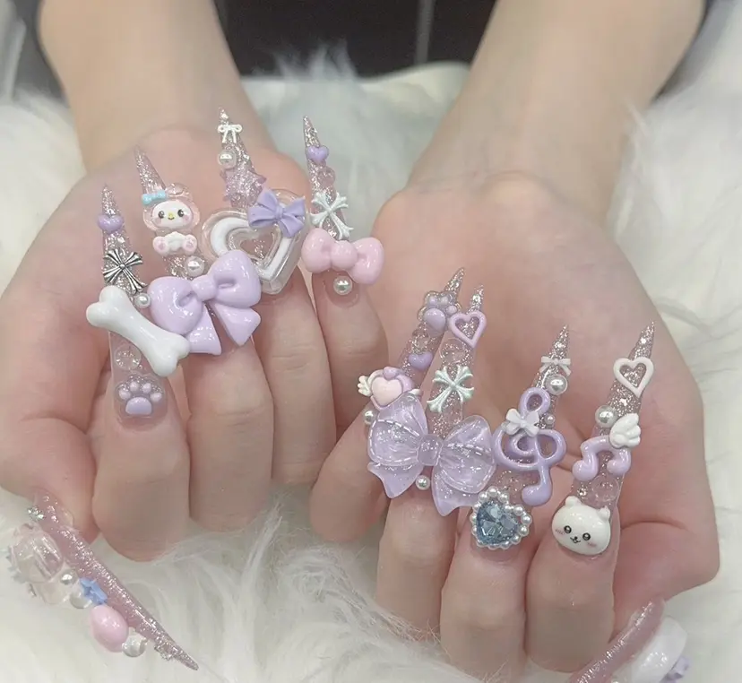 Na  MoMoA nail Salonの掲載