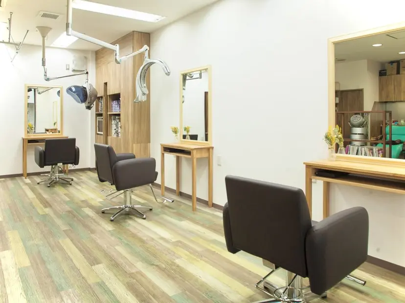repos 清須店 白髪染め髪質改善専門の掲載