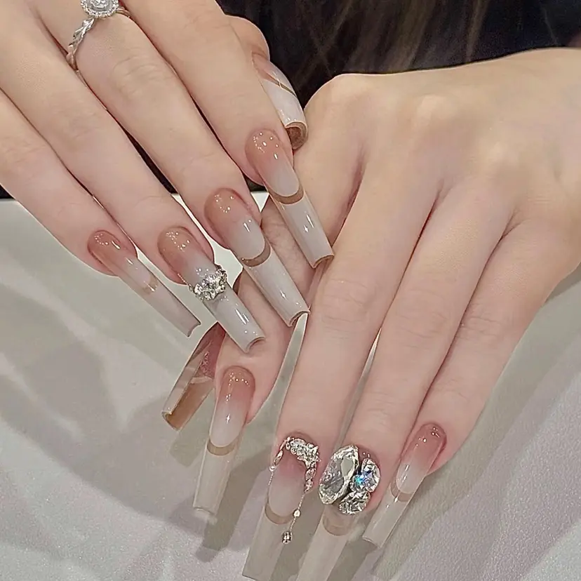 Lenie Nail Okuboの掲載