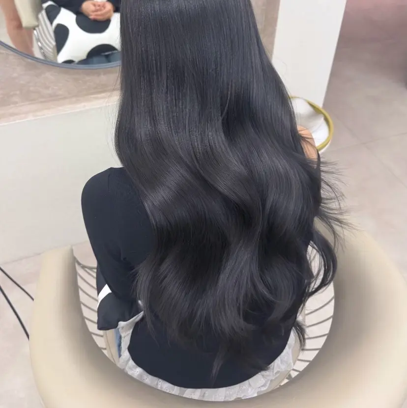 梅田 透明感カラー 🖤 ℛ𝒾𝓃𝒶の掲載