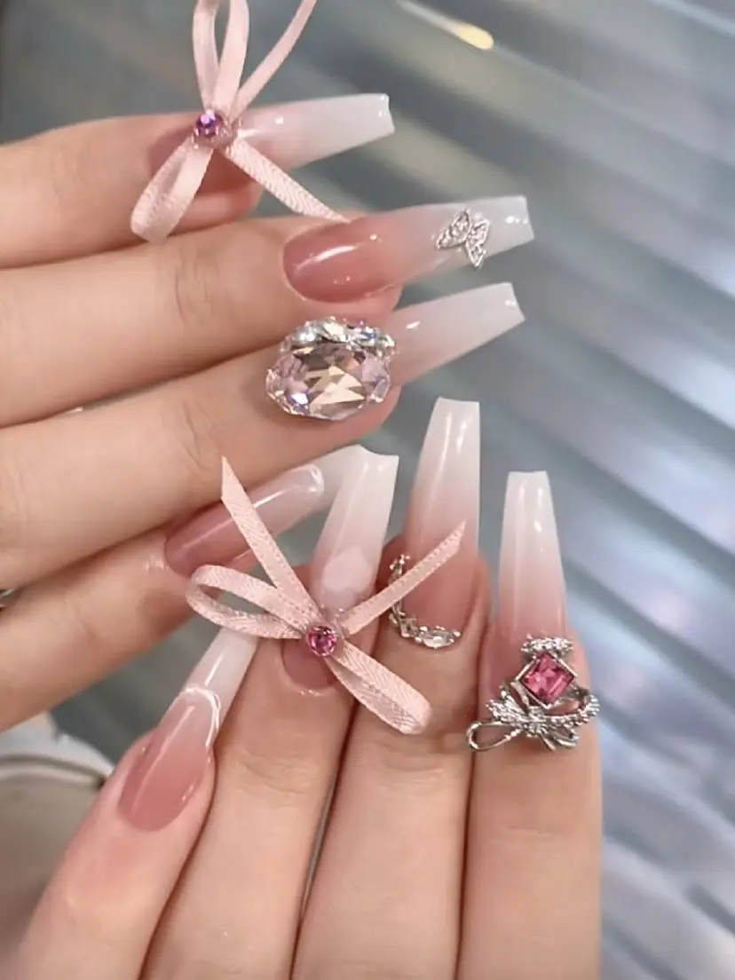 ✨Nailsalon Vi+ビィプラスの掲載