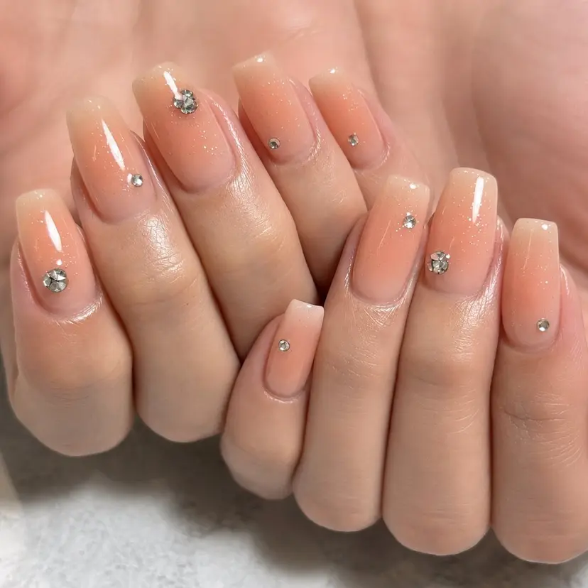 WHITE NAIL 鳳店AYUMIの掲載