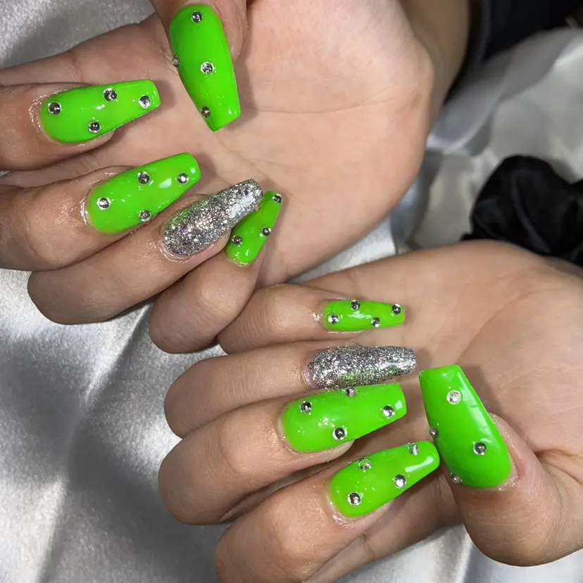 YOKOSUKA NAILS💅🍃の掲載