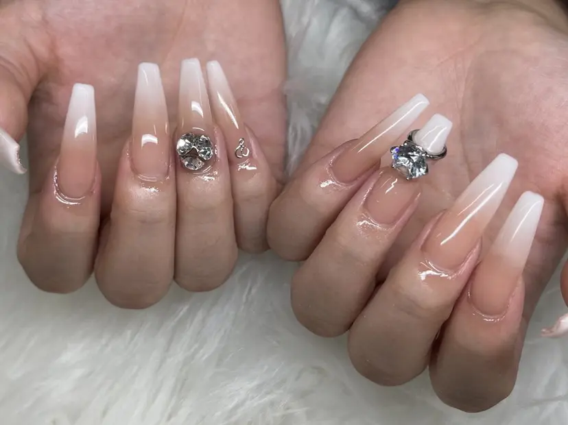 ナナ1級ネイリスト✨ PEEKABOOの掲載