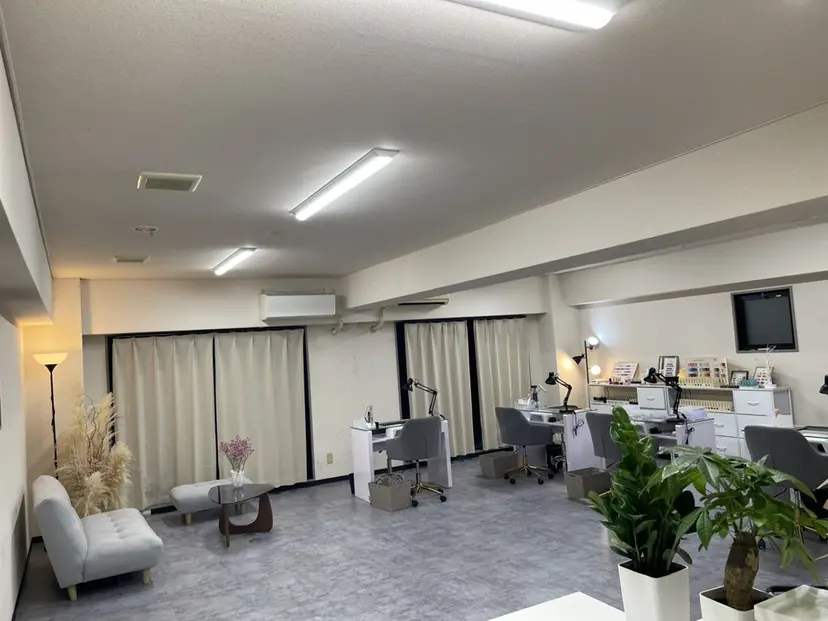 SHE Nailの掲載
