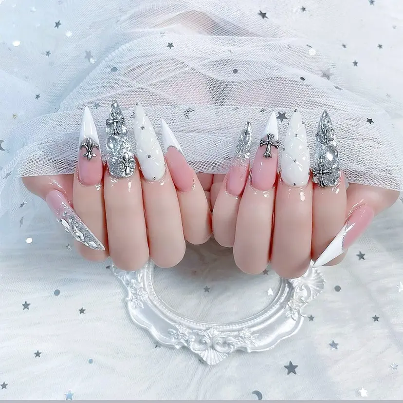 HIN NAILの掲載