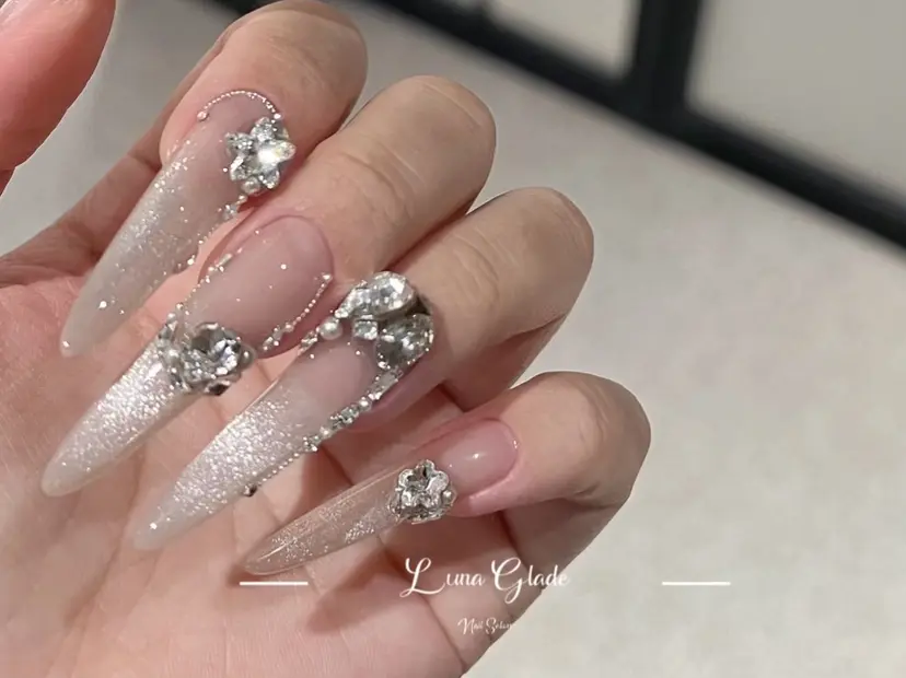 Luna Gladeの掲載