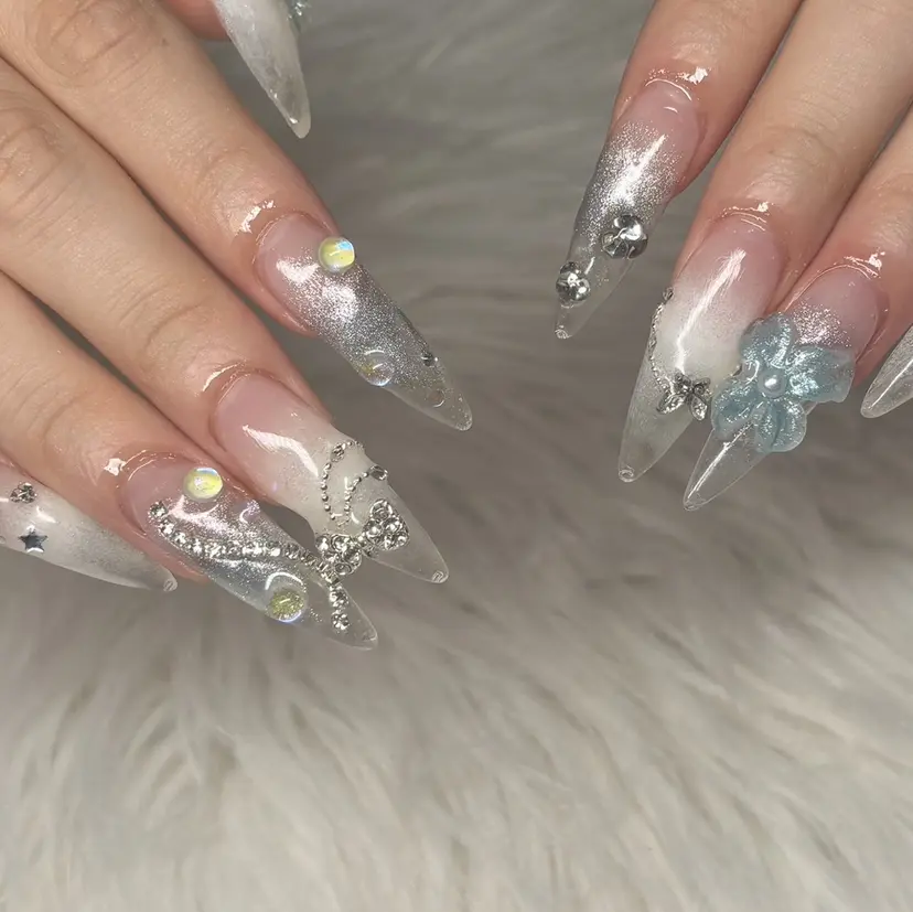 ANELA サクラの掲載