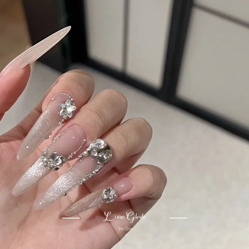 Luna Gladeの掲載