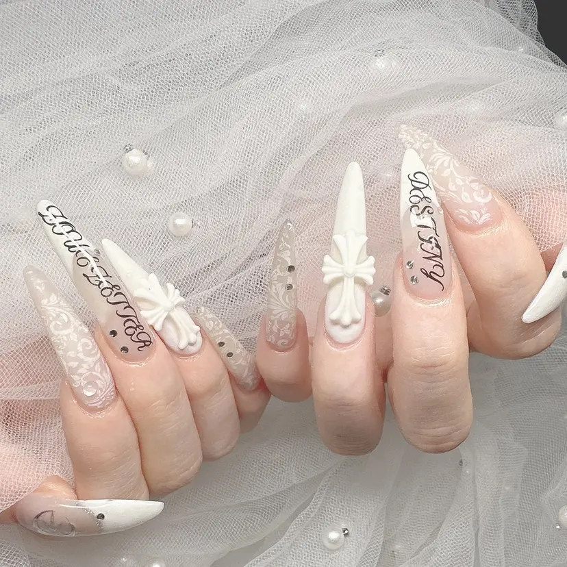 Queen nailの掲載