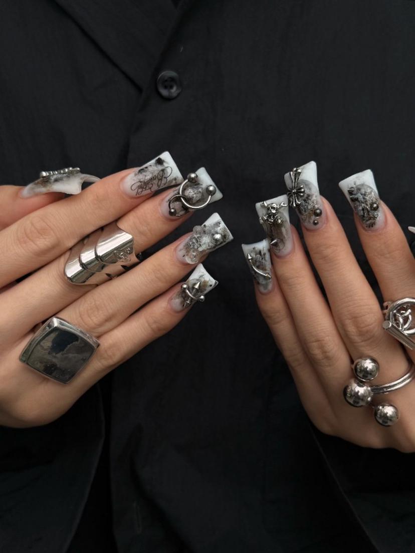 R RINA NAIL🖤の掲載