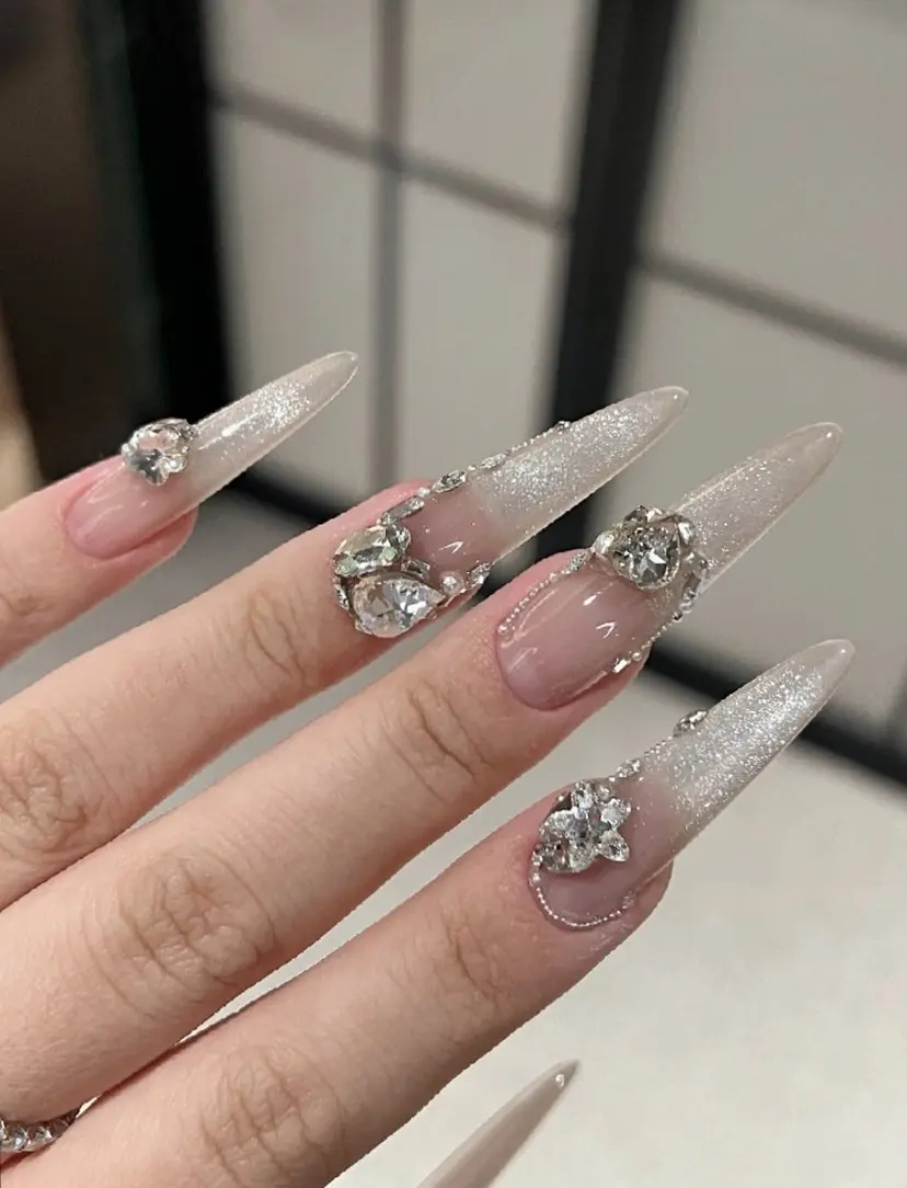 Lumen Nailの掲載