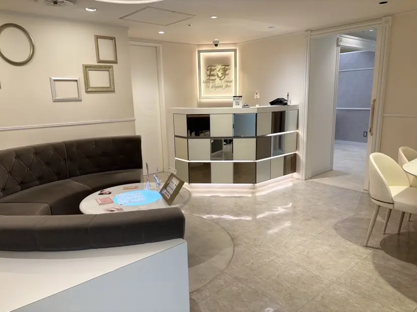 Salon   EF えみりの掲載