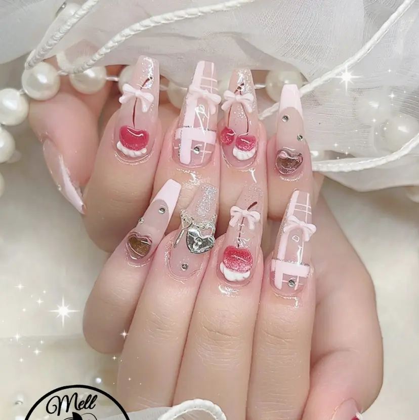 AYU💅ワンホン& 推し活ネイル💕の掲載
