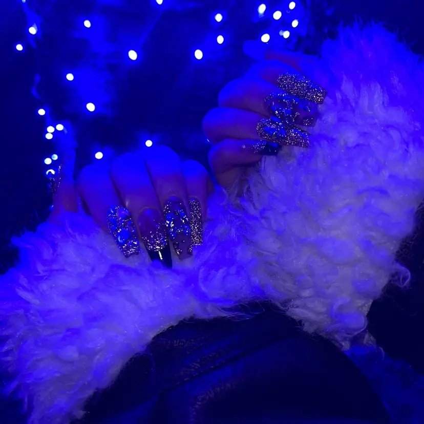LAVISH sakiの掲載