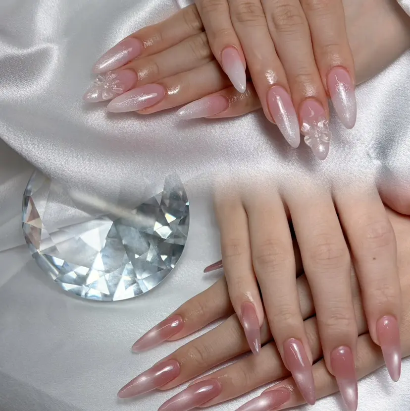 Moon nail RUNAの掲載