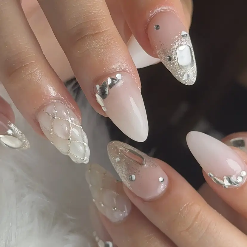 uinail 【ウイネイル】の掲載