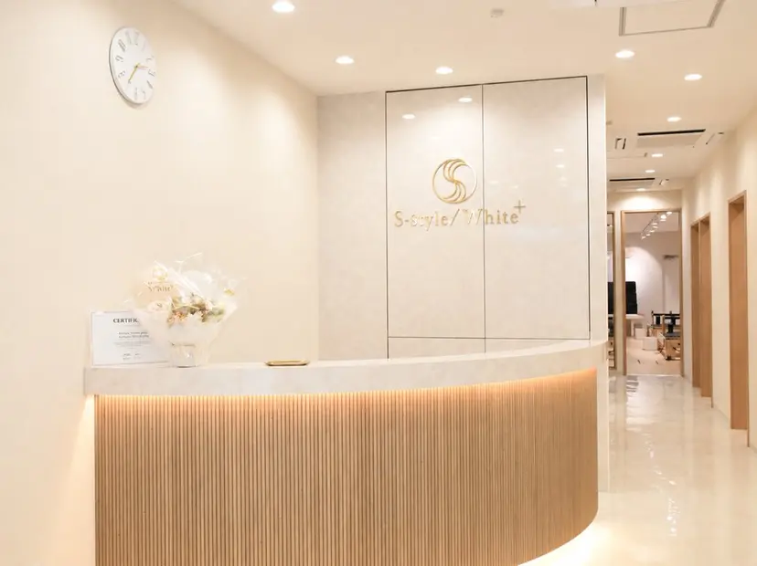 White+高槻店 羽田の掲載