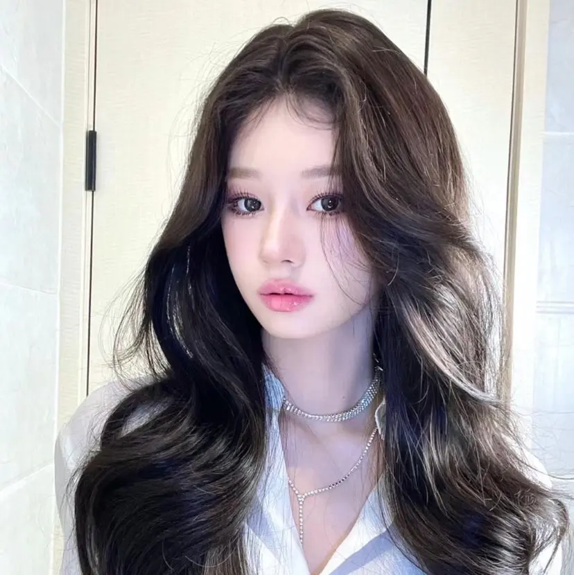 シオン/艶髪カラー/ 韓国ヘアの掲載