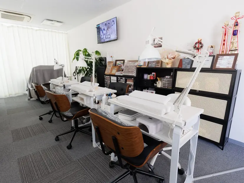 salonAZ リリの掲載