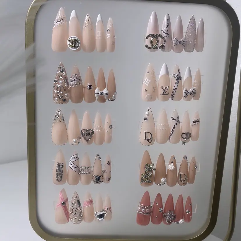 🅁nail🪞✨ risa🎀の掲載