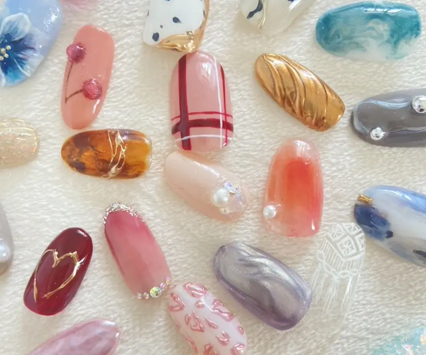 lulucharis nailの掲載