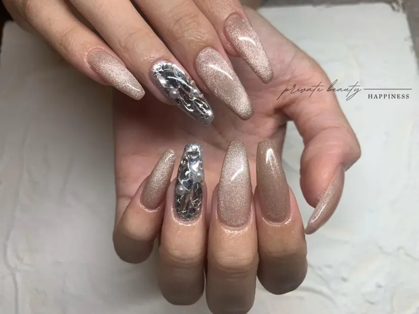 happiness nailの掲載