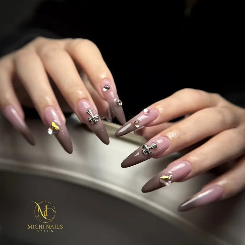 Michi Nail Staffの掲載