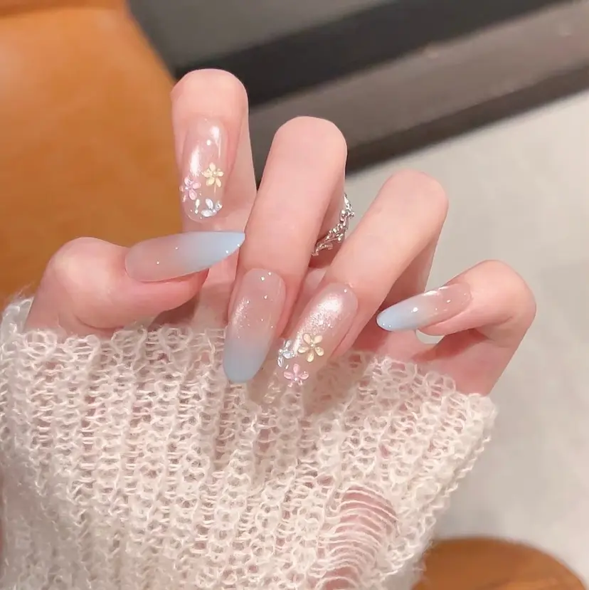 マエダ アミ Best Nailの掲載