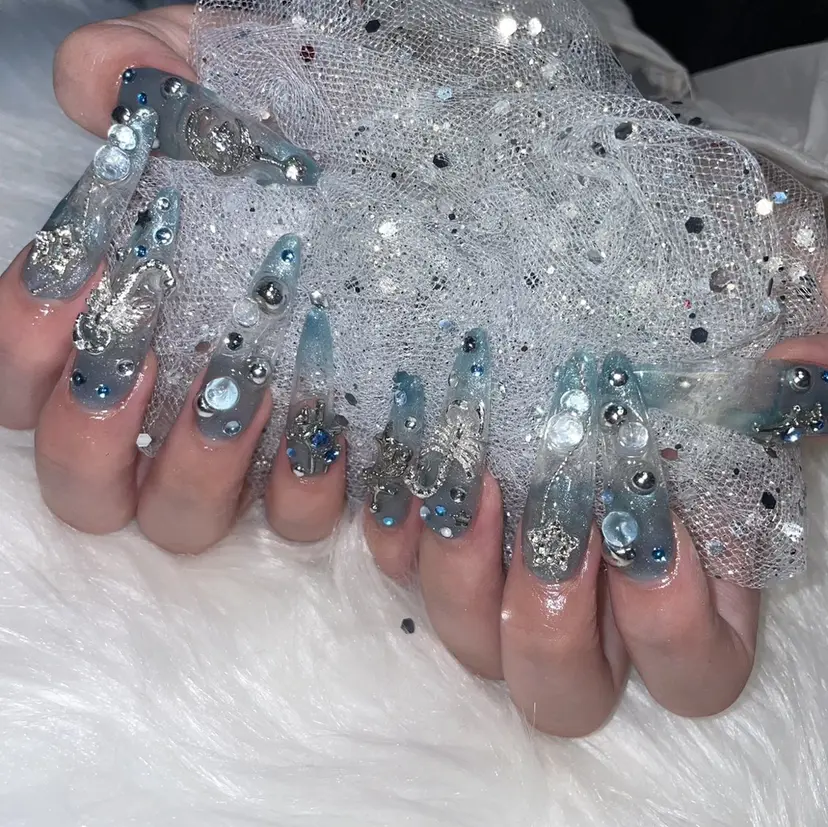 ゴテゴテ💙ワンホン リオナの掲載