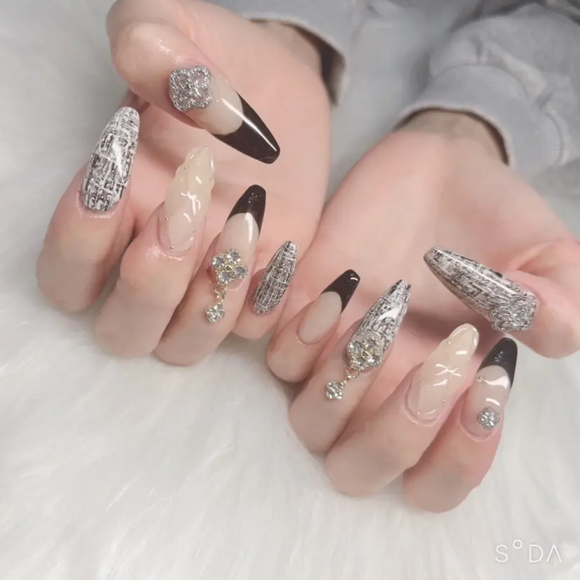 CARAT カラットの掲載