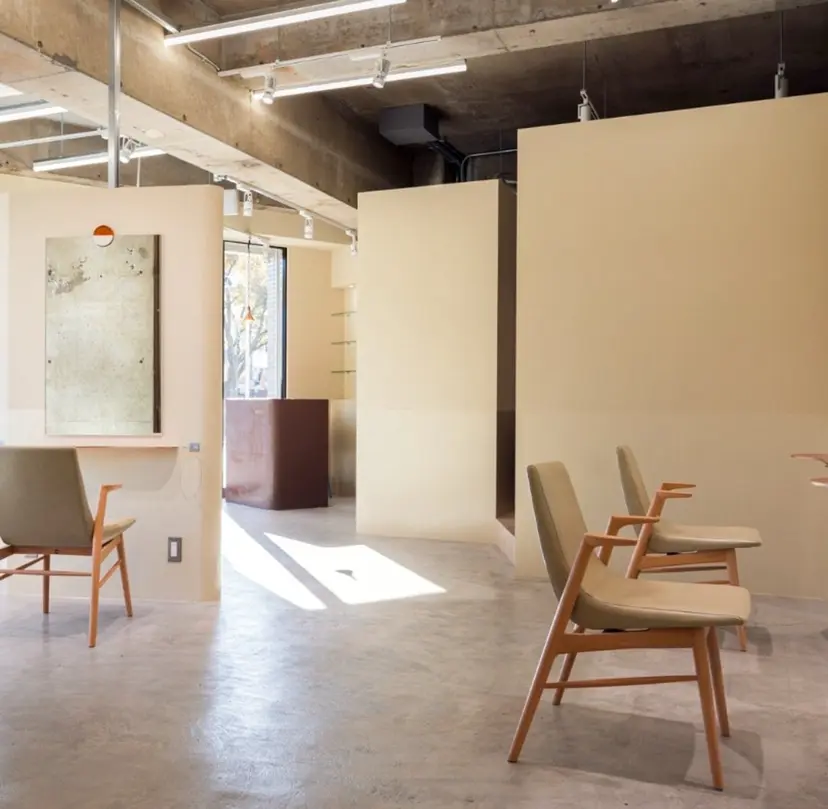 karen/韓国ヘア / ブリーチ/透明感の掲載